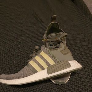 Olive green adidas nmd_r1 7.5 EUC